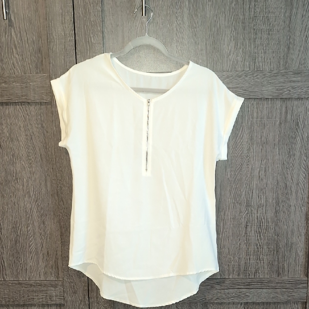 Women's White Zippered Top